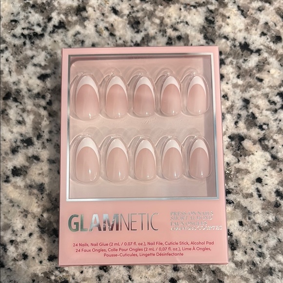 Accessories - Glamnetic Press-On Nails in Nude